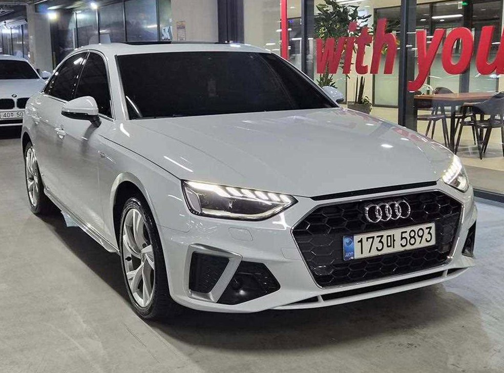 아우디 A4 40 TFSI 프리미엄