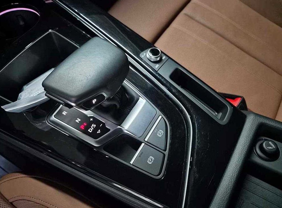 아우디 A4 40 TFSI 프리미엄 사진 11