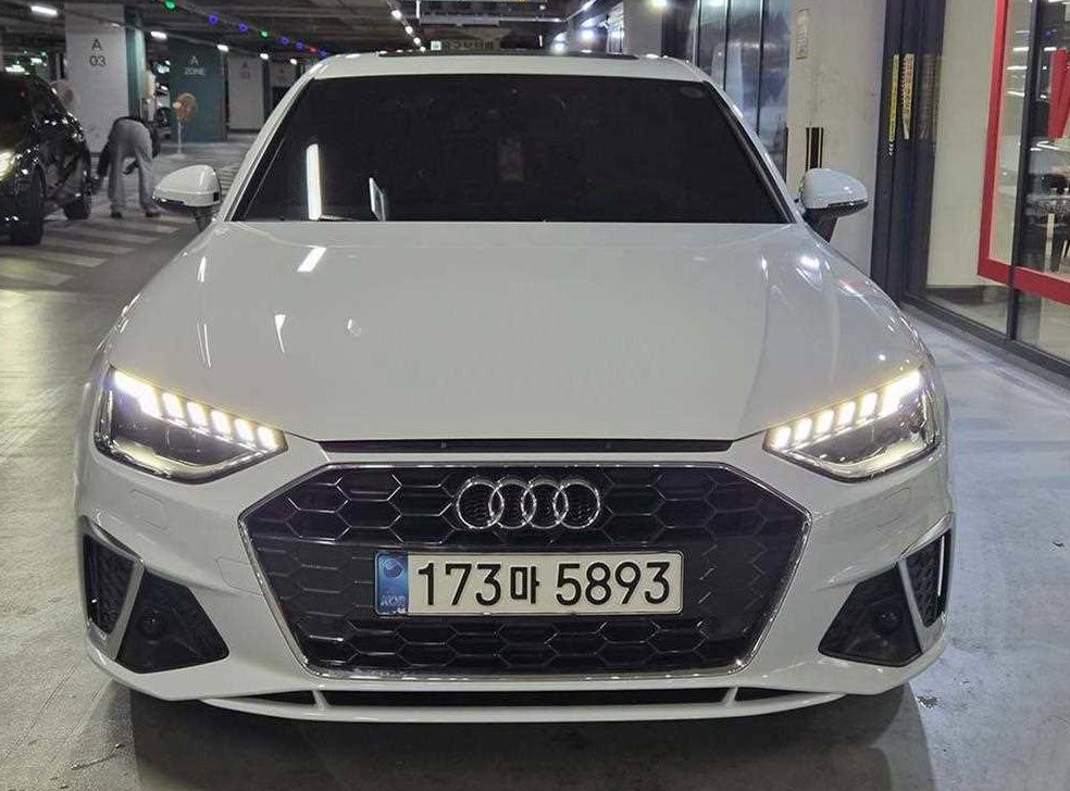 아우디 A4 40 TFSI 프리미엄 사진 2