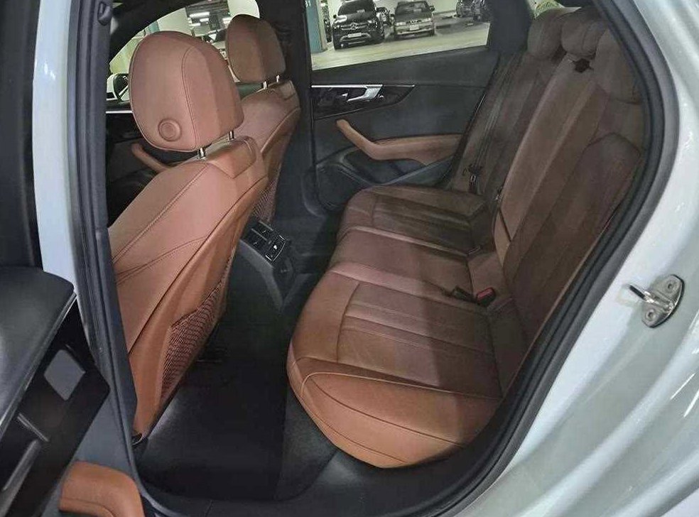 아우디 A4 40 TFSI 프리미엄 사진 7