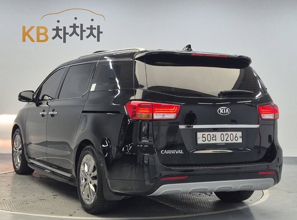 기아 카니발 디젤 9인승 노블레스 사진 2