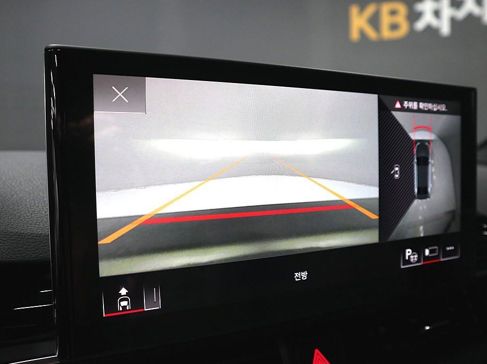 아우디 A4 40 TFSI 프리미엄 사진 13