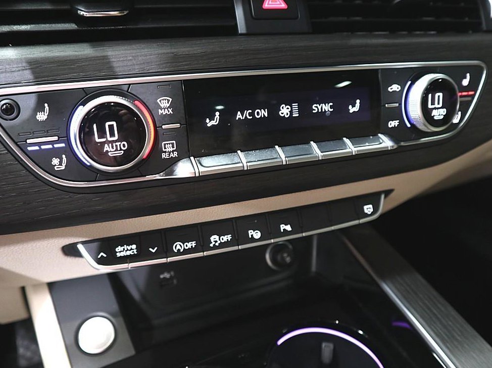 아우디 A4 40 TFSI 프리미엄 사진 14