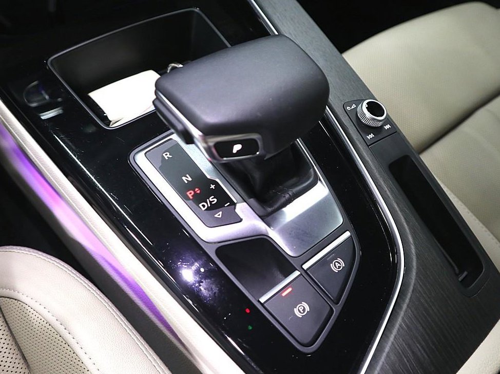 아우디 A4 40 TFSI 프리미엄 사진 15