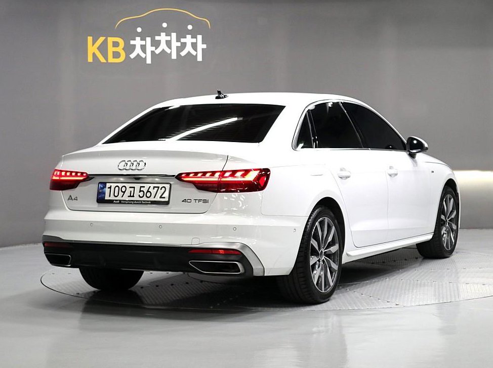 아우디 A4 40 TFSI 프리미엄 사진 3
