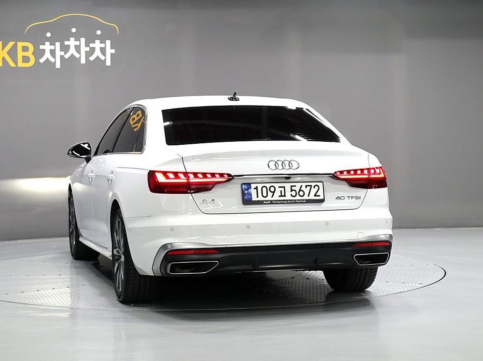 아우디 A4 40 TFSI 프리미엄 사진 4