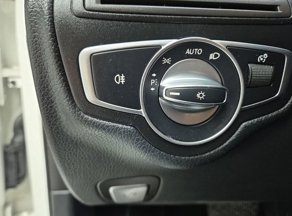 벤츠 C 클래스 C200 사진 18