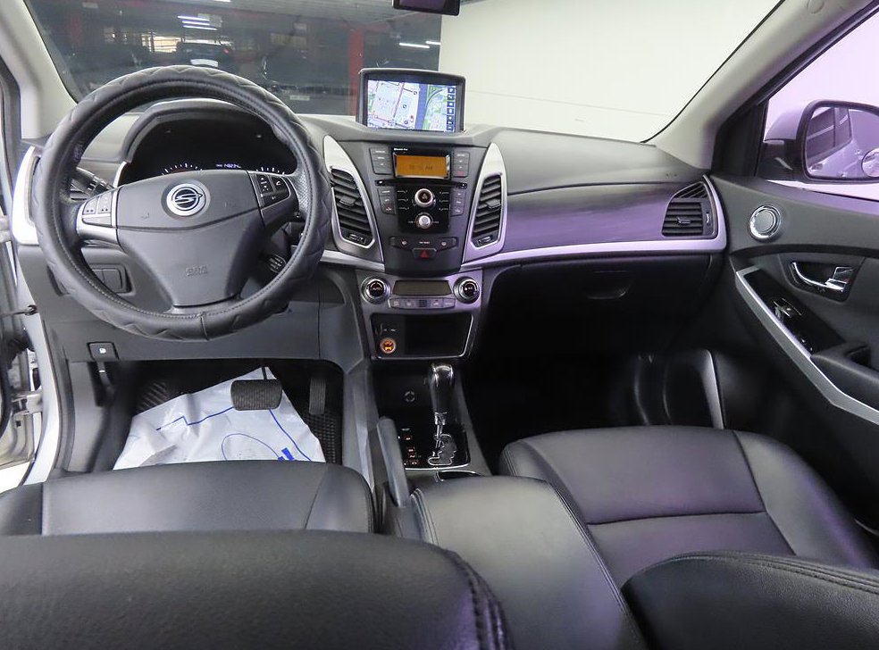 KG모빌리티(쌍용)  코란도 4WD 2.0 CVT 사진 7
