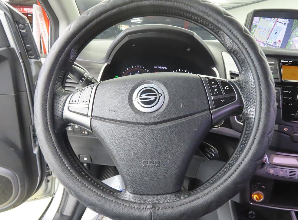 KG모빌리티(쌍용)  코란도 4WD 2.0 CVT 사진 8