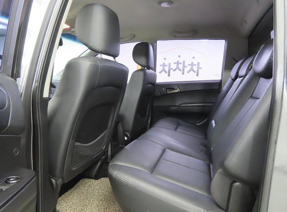 KG모빌리티(쌍용)  코란도 디젤 4WD 어드벤처 60TH 에디션 사진 6