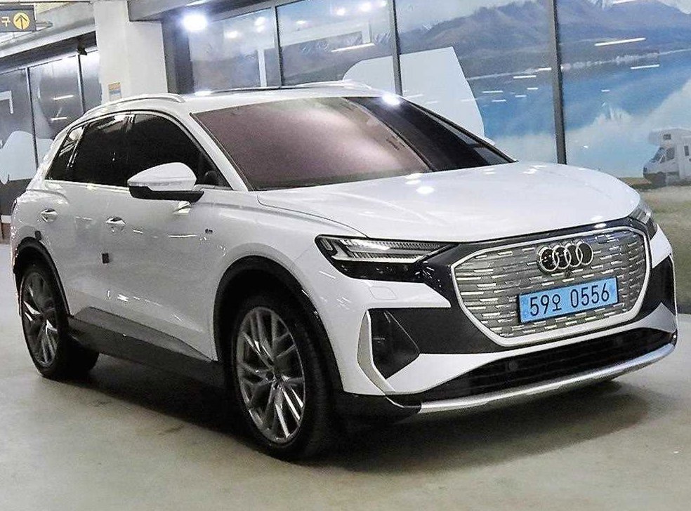 아우디 Q4 45 프리미엄