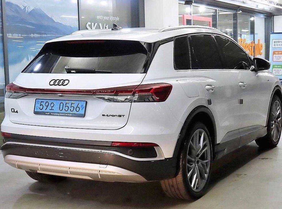 아우디 Q4 45 프리미엄 사진 4