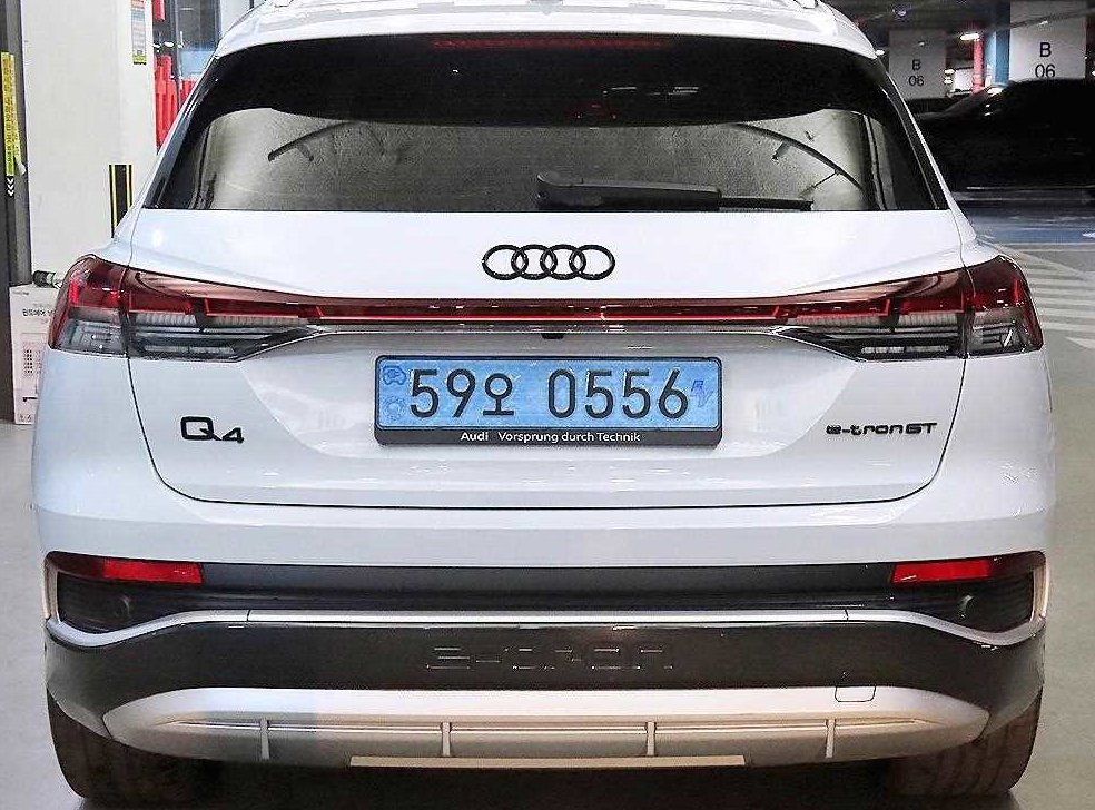아우디 Q4 45 프리미엄 사진 5