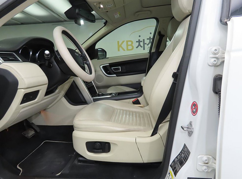 랜드로버 디스커버리 스포츠 2.0 TD4 HSE 럭셔리 사진 5