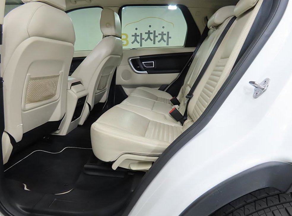 랜드로버 디스커버리 스포츠 2.0 TD4 HSE 럭셔리 사진 6