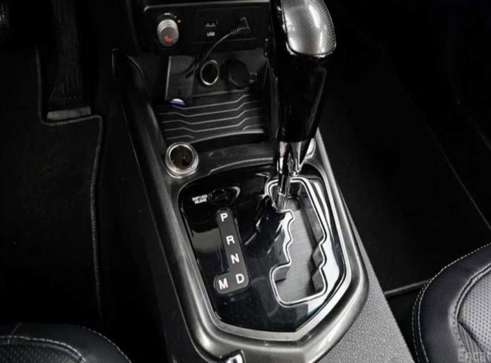 KG모빌리티(쌍용)  티볼리 가솔린 2WD 1.6 VX 사진 18
