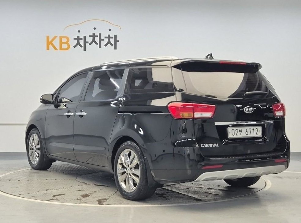 기아 카니발 디젤 9인승 프레스티지 사진 4