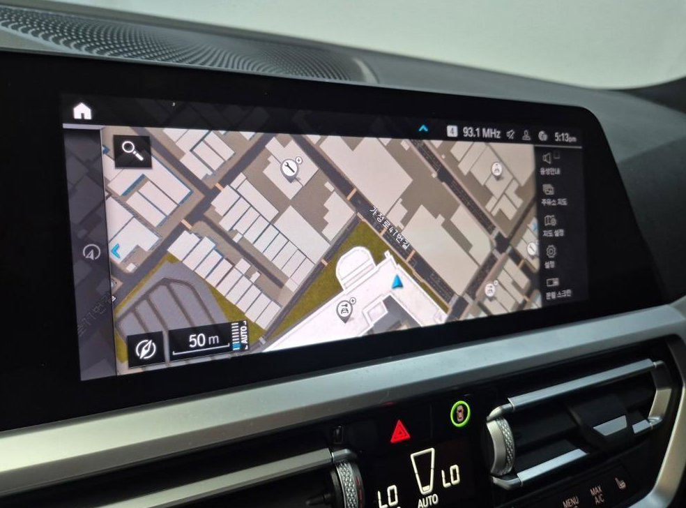 BMW 3시리즈 330e M 스포츠 사진 14