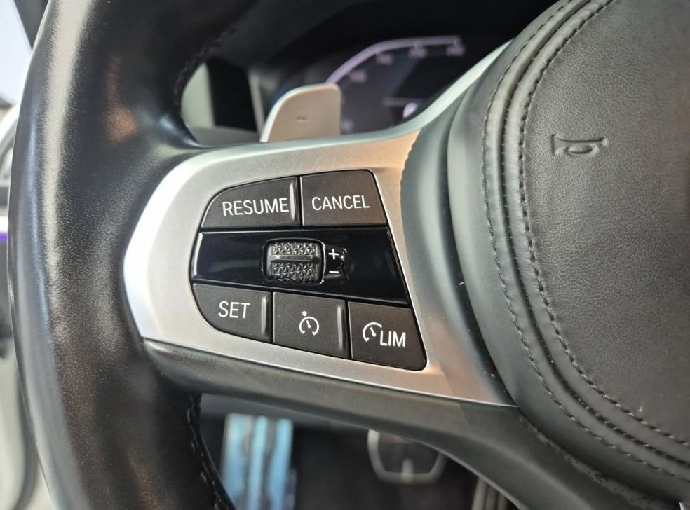 BMW 3시리즈 330e M 스포츠 사진 16