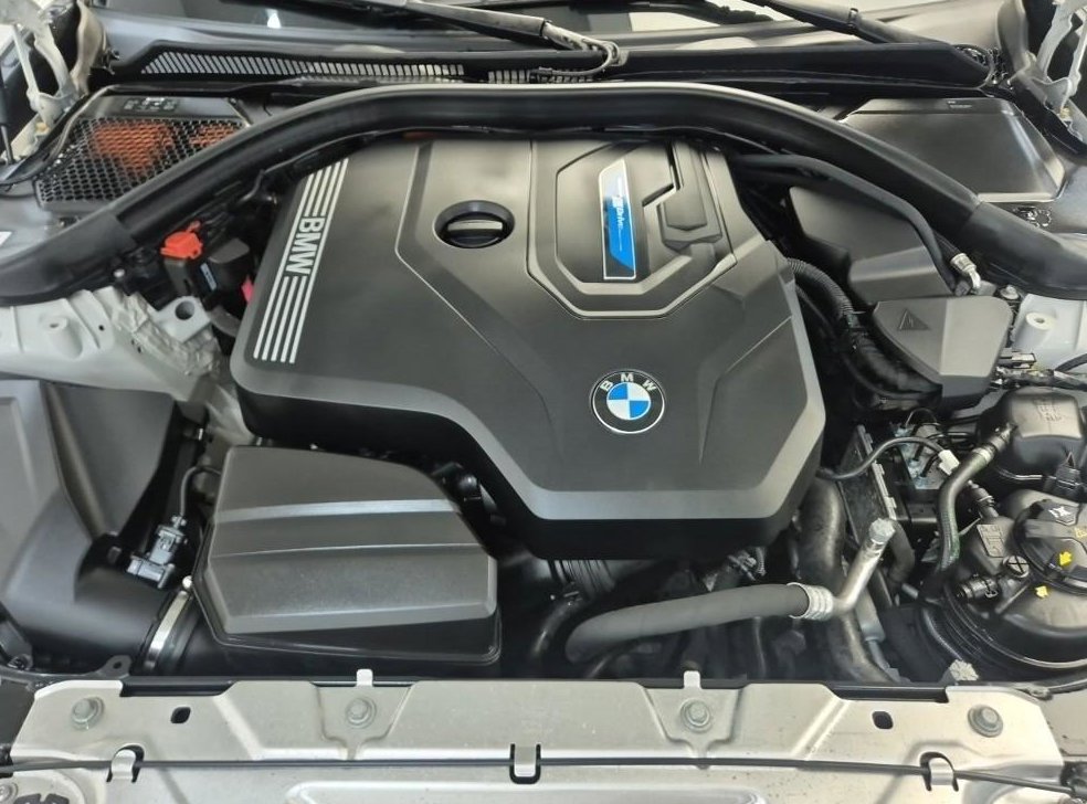BMW 3시리즈 330e M 스포츠 사진 5