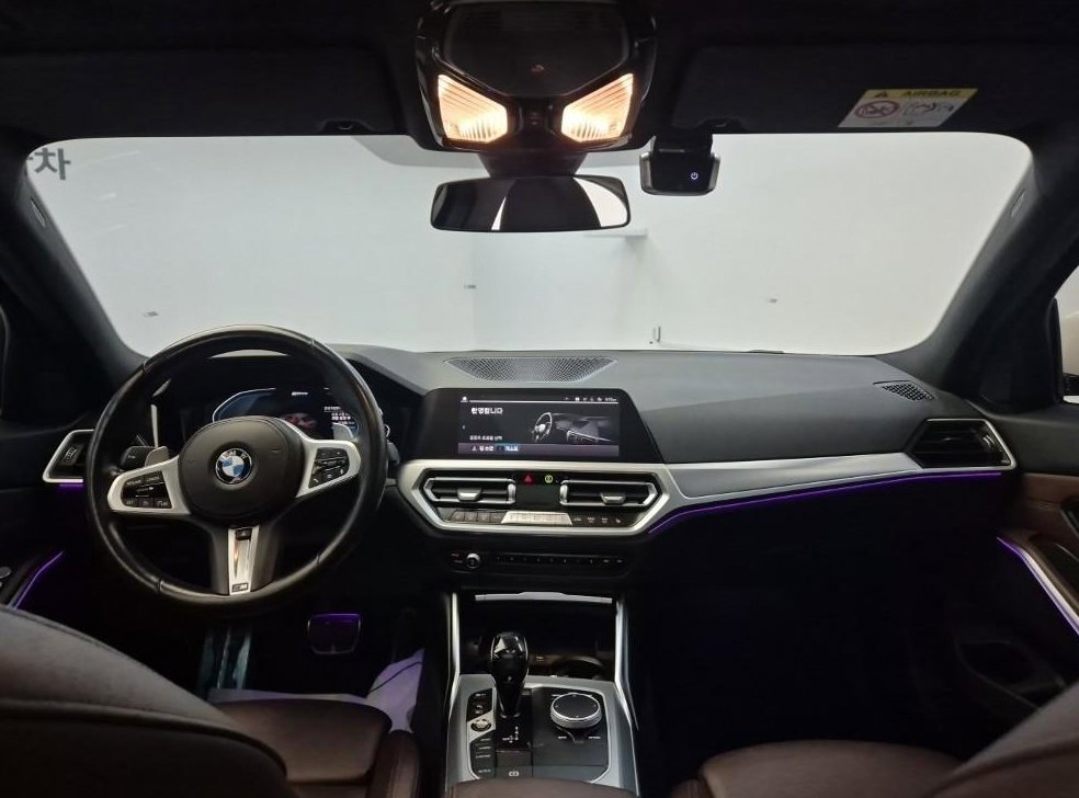 BMW 3시리즈 330e M 스포츠 사진 7