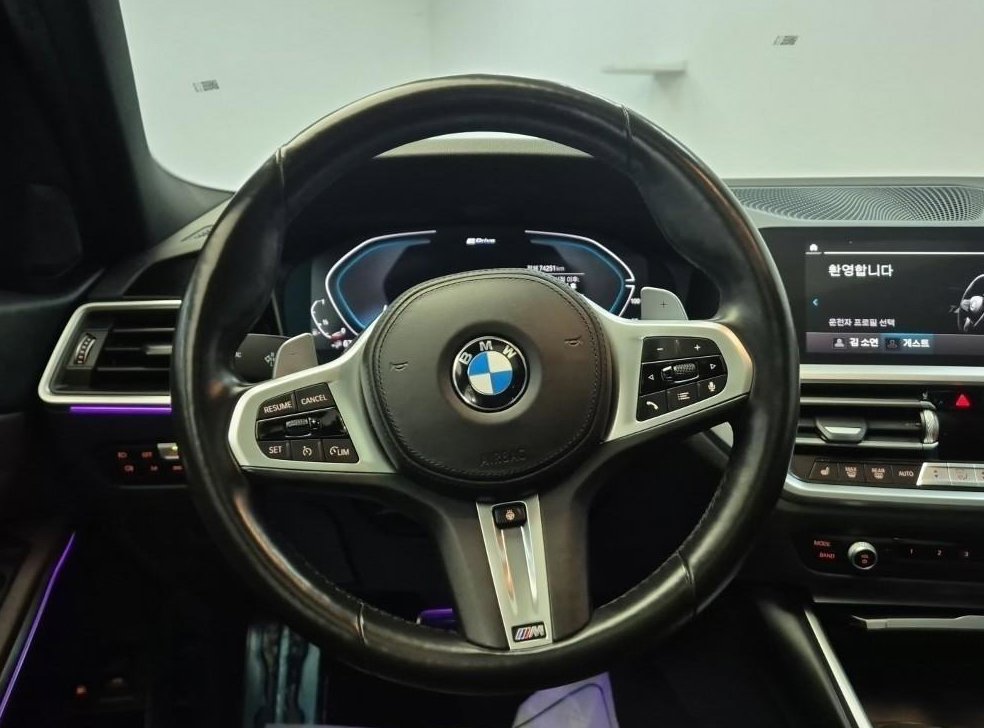 BMW 3시리즈 330e M 스포츠 사진 9
