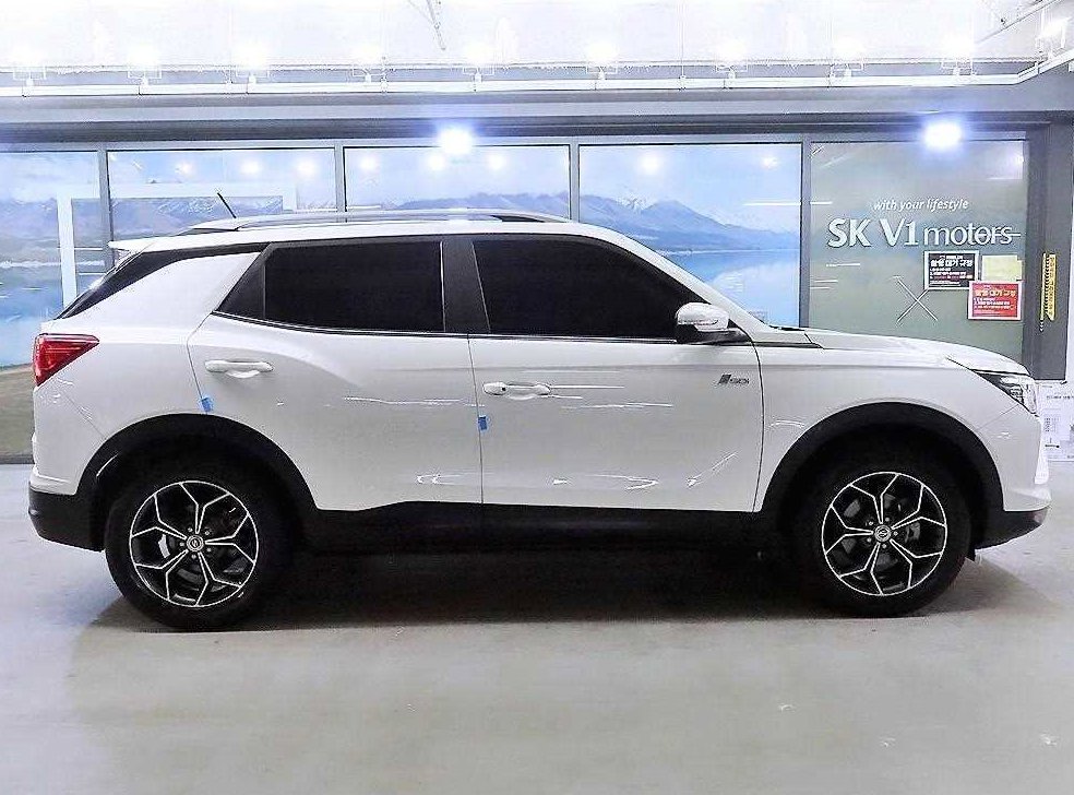 KG모빌리티(쌍용)  코란도 2WD 가솔린 1.5 C5 플러스 사진 3