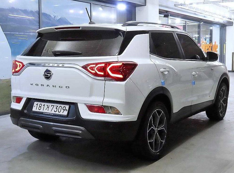 KG모빌리티(쌍용)  코란도 2WD 가솔린 1.5 C5 플러스 사진 4