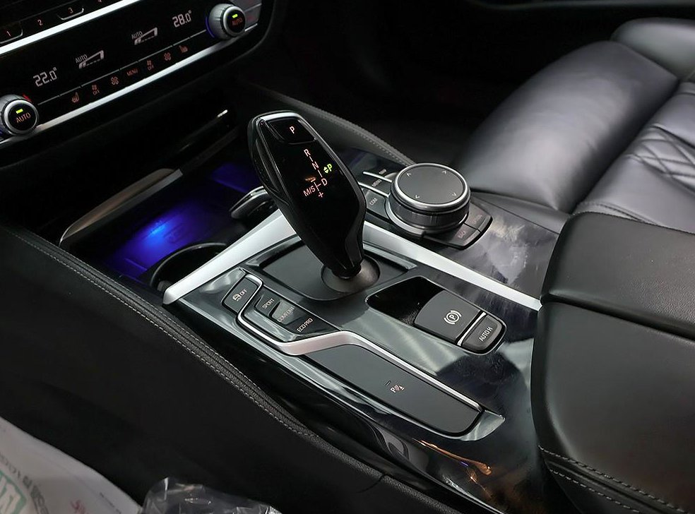 BMW 5시리즈 520i M 스포츠 사진 10