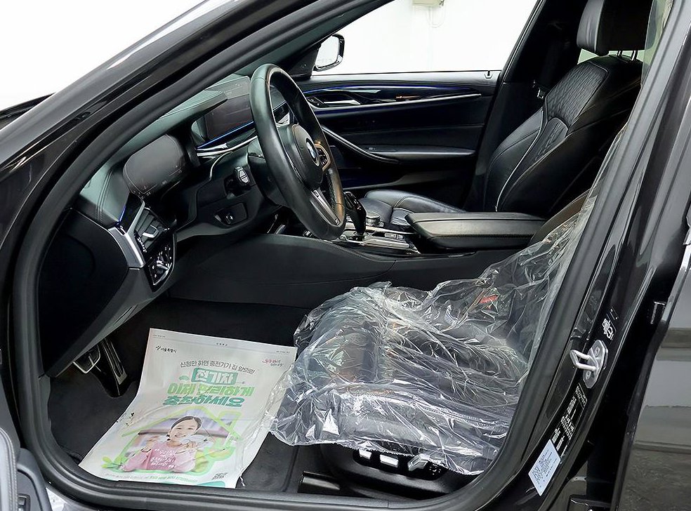 BMW 5시리즈 520i M 스포츠 사진 11