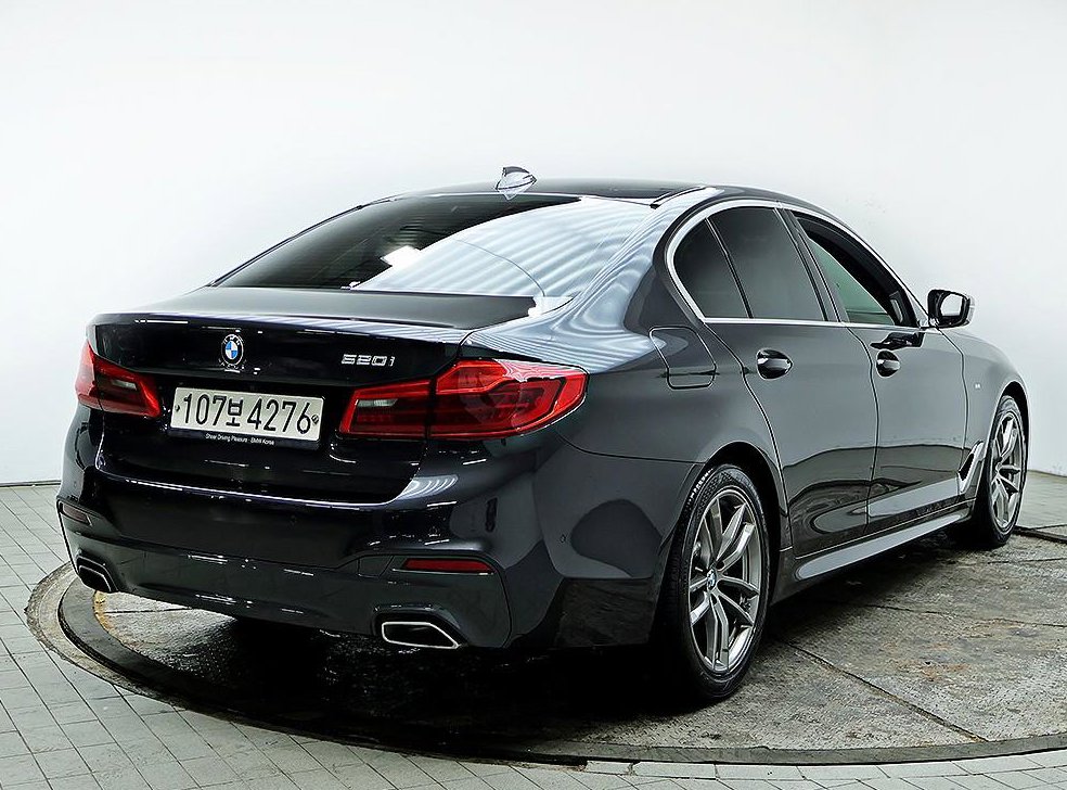 BMW 5시리즈 520i M 스포츠 사진 4