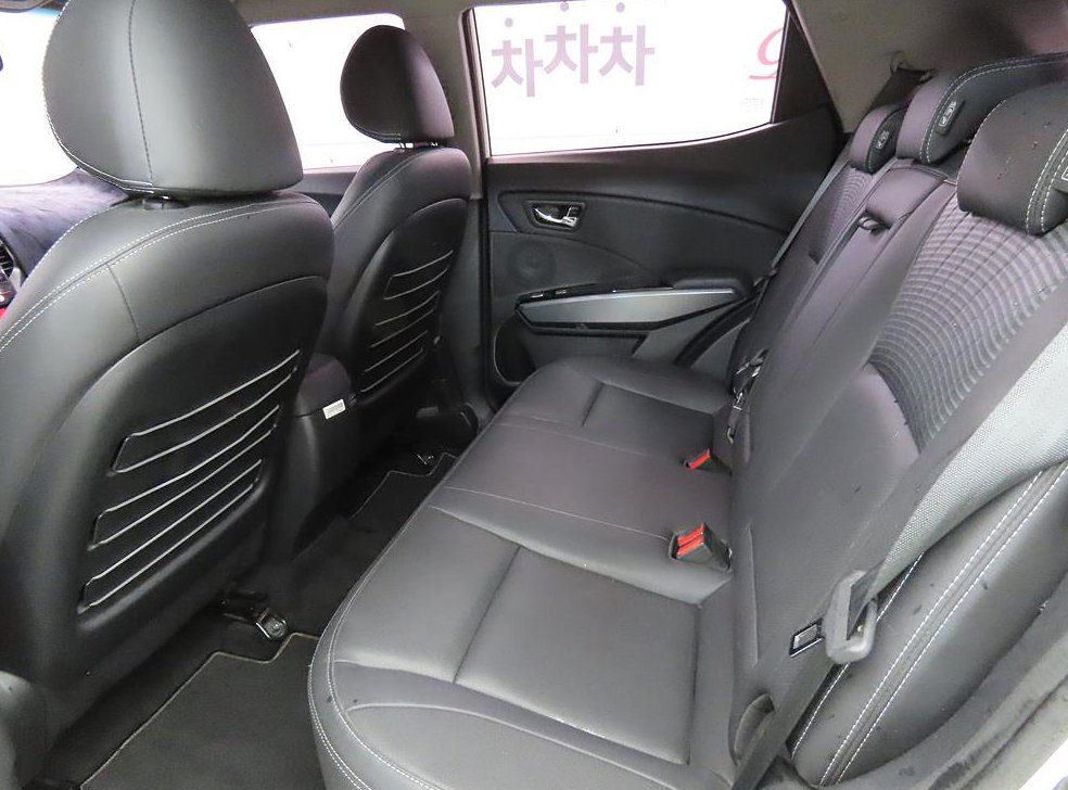 KG모빌리티(쌍용)  티볼리 4WD 디젤 LX 사진 7