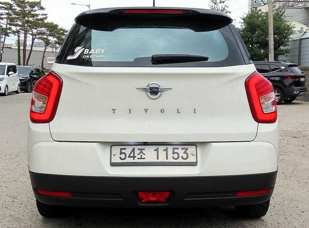 KG모빌리티(쌍용)  티볼리 4WD 디젤 1.6 RX 사진 4