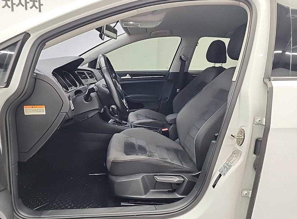 폭스바겐 골프 1.6 TDI 사진 11