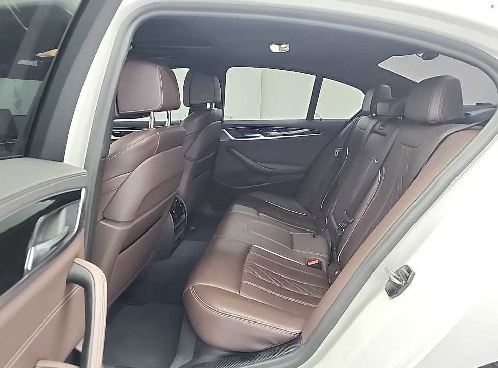 BMW 5시리즈 523d M 스포츠 사진 13