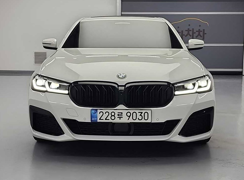 BMW 5시리즈 523d M 스포츠 사진 3