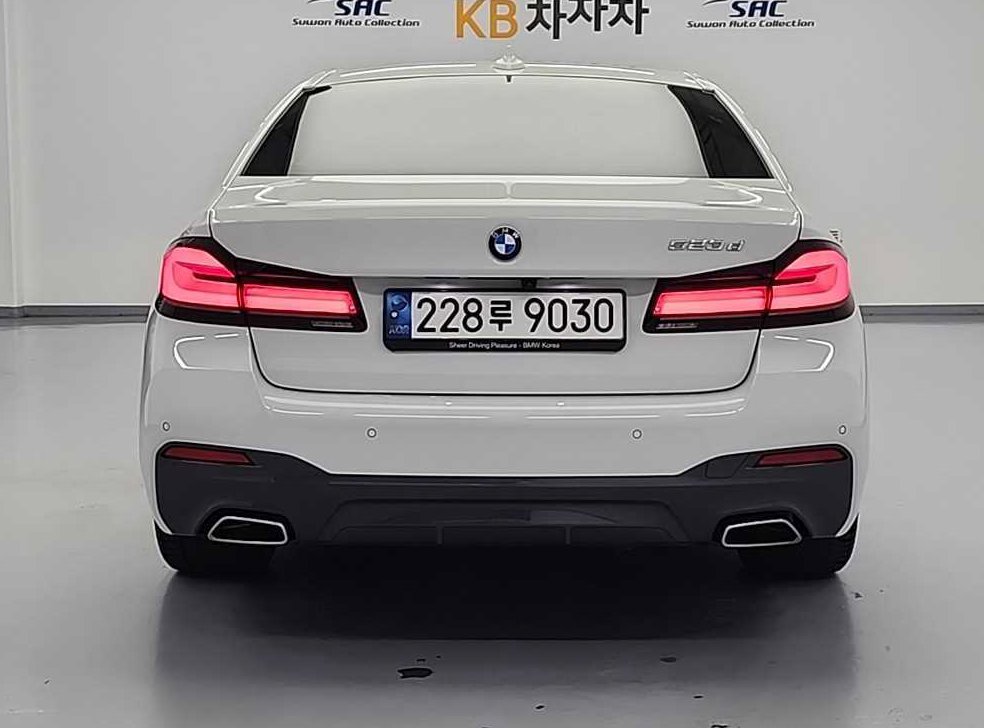 BMW 5시리즈 523d M 스포츠 사진 4