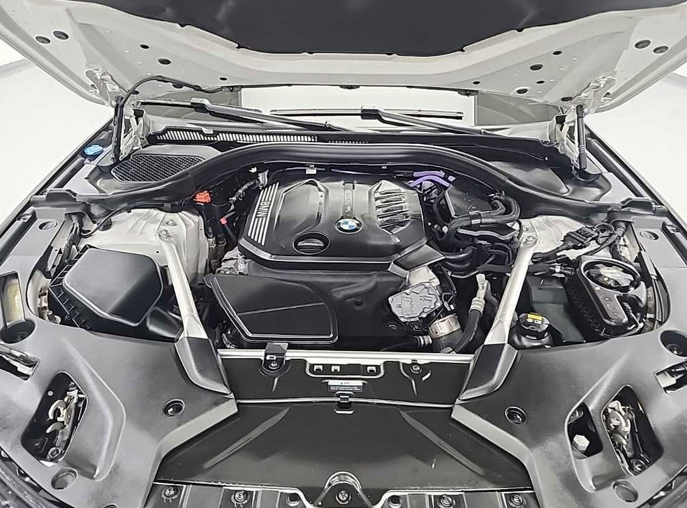 BMW 5시리즈 523d M 스포츠 사진 6