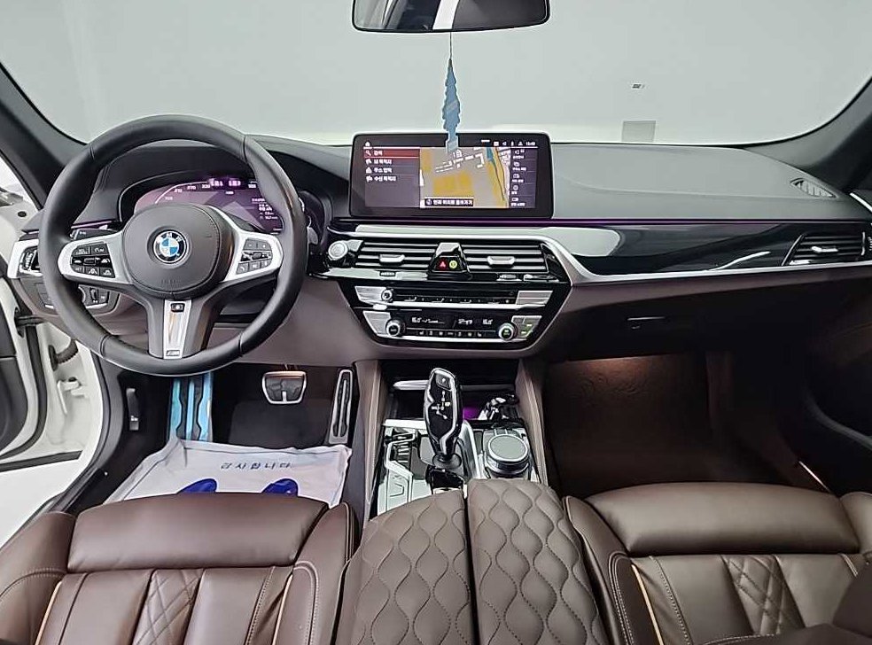BMW 5시리즈 523d M 스포츠 사진 8