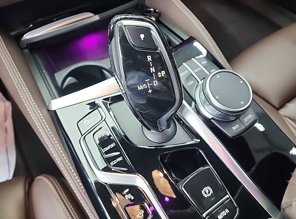 BMW 5시리즈 523d M 스포츠 사진 9
