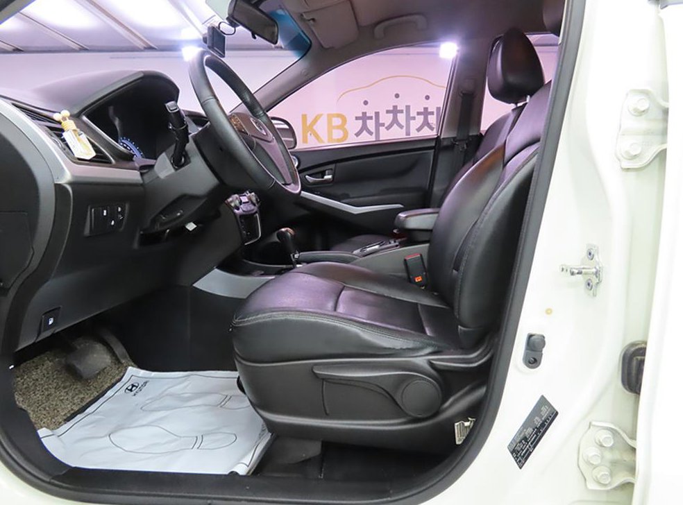 KG모빌리티(쌍용)  코란도 2WD 2.2 RX 사진 5