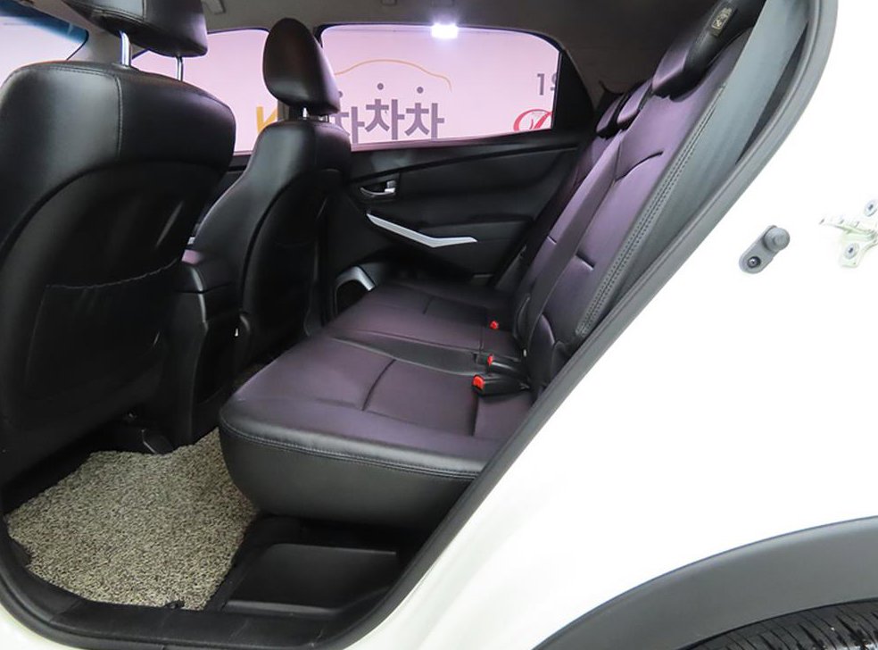 KG모빌리티(쌍용)  코란도 2WD 2.2 RX 사진 6