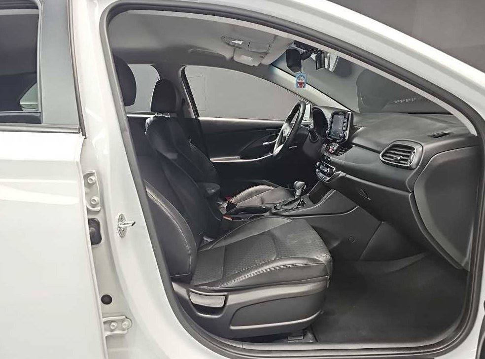 현대 i30 1.4 터보 사진 19