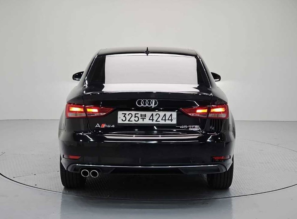 아우디 A3 40 TFSI 사진 3
