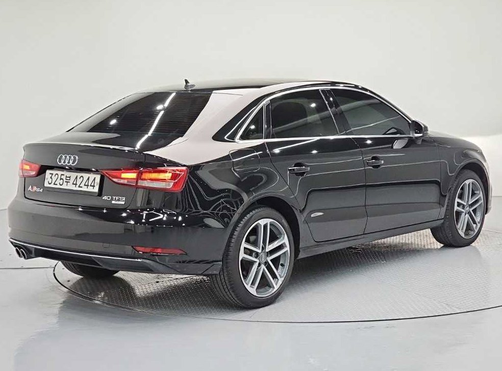 아우디 A3 40 TFSI 사진 4