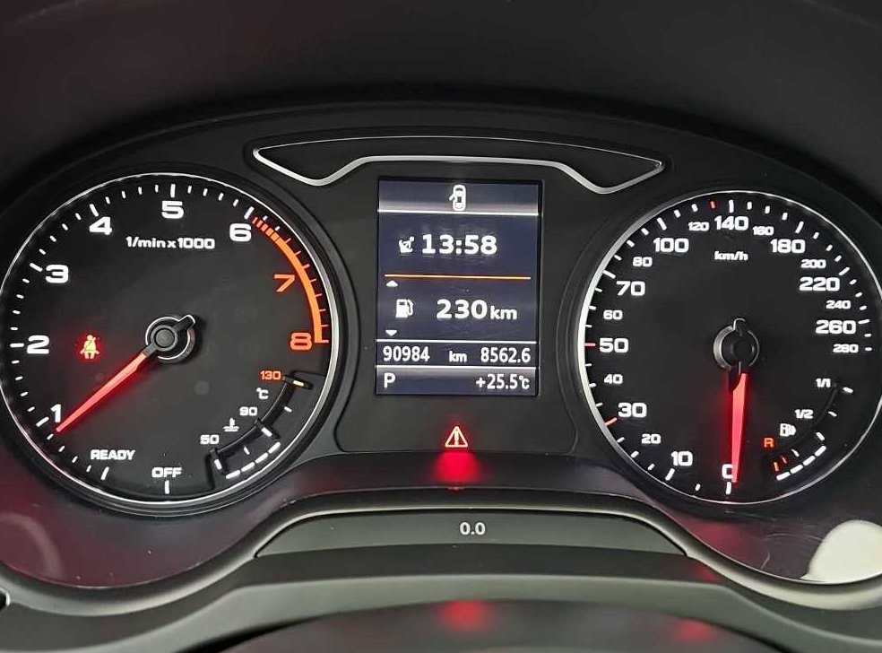 아우디 A3 40 TFSI 사진 6