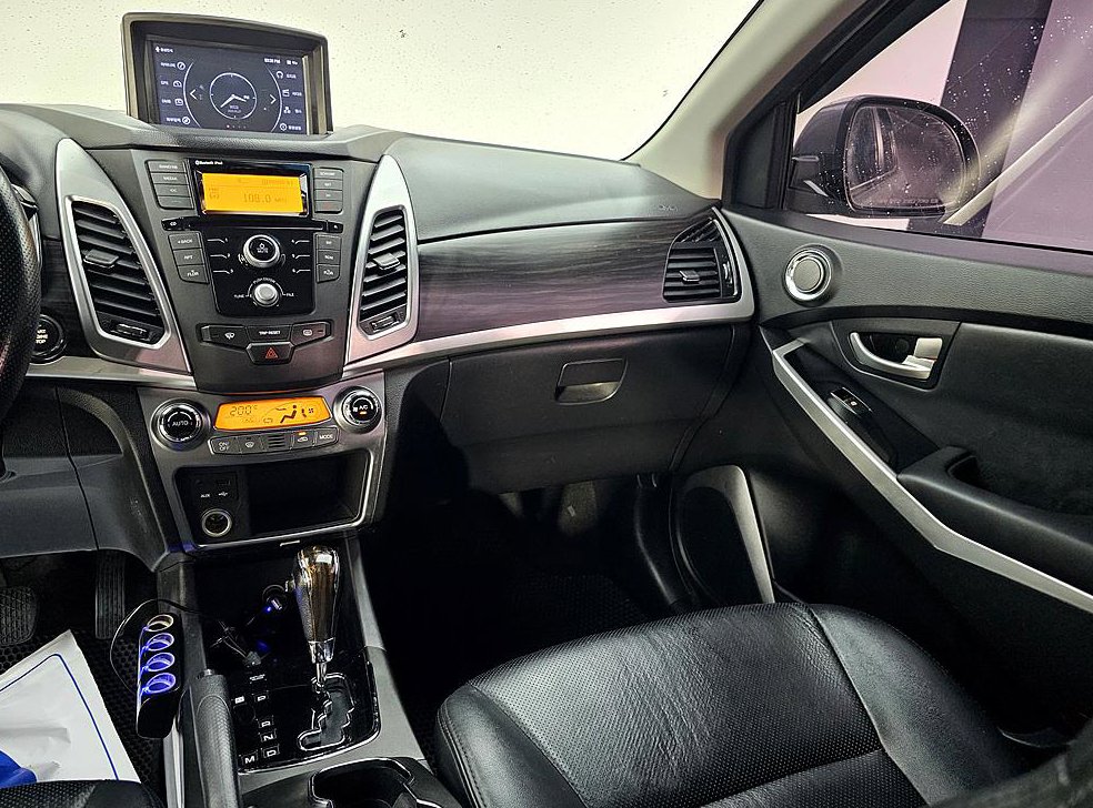 KG모빌리티(쌍용)  코란도 2WD 2.0 CVT 사진 10