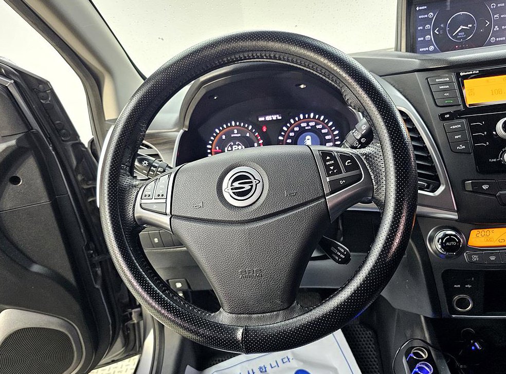 KG모빌리티(쌍용)  코란도 2WD 2.0 CVT 사진 12