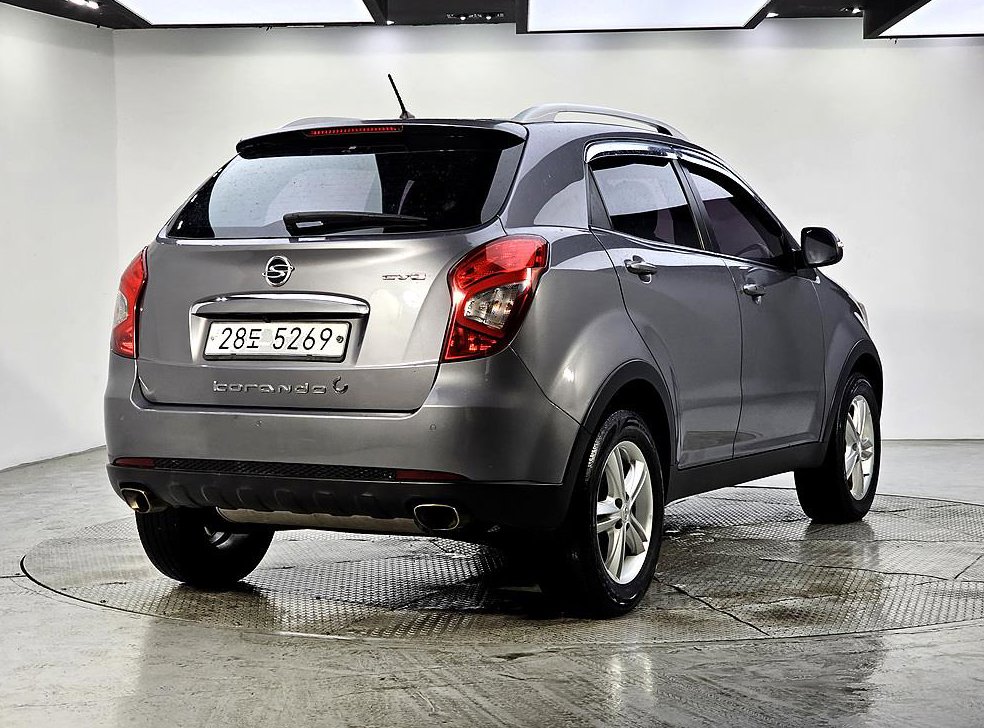 KG모빌리티(쌍용)  코란도 2WD 2.0 CVT 사진 4