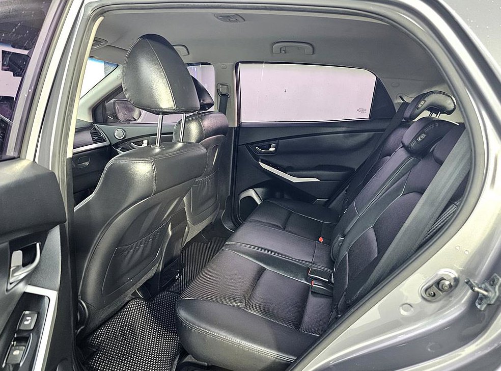 KG모빌리티(쌍용)  코란도 2WD 2.0 CVT 사진 9